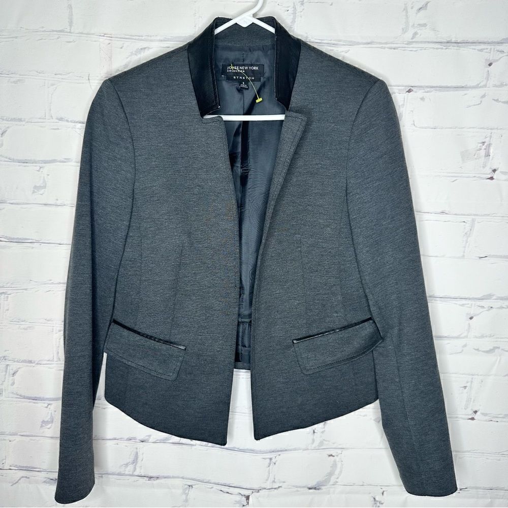 Jones‎ New York size 6 gray blazer